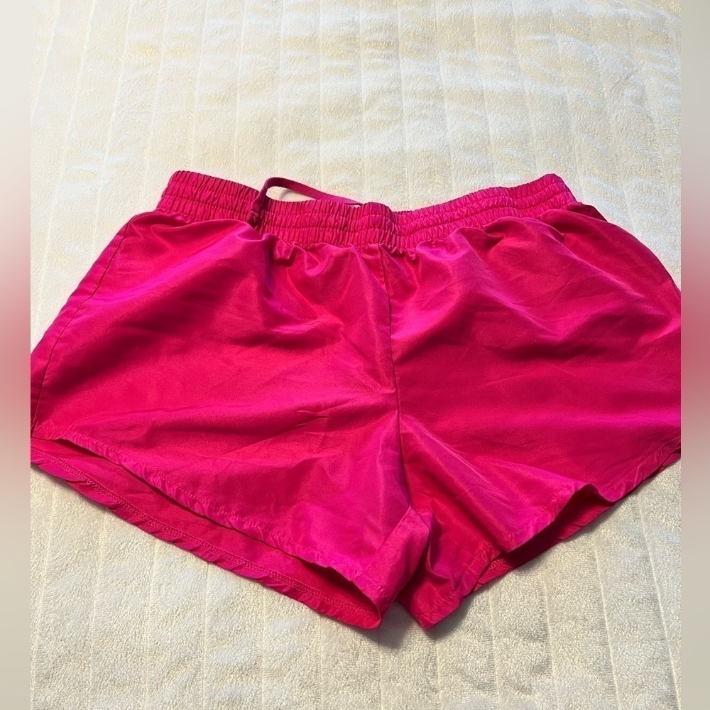 WOMEN'S Danskin now shorts small
